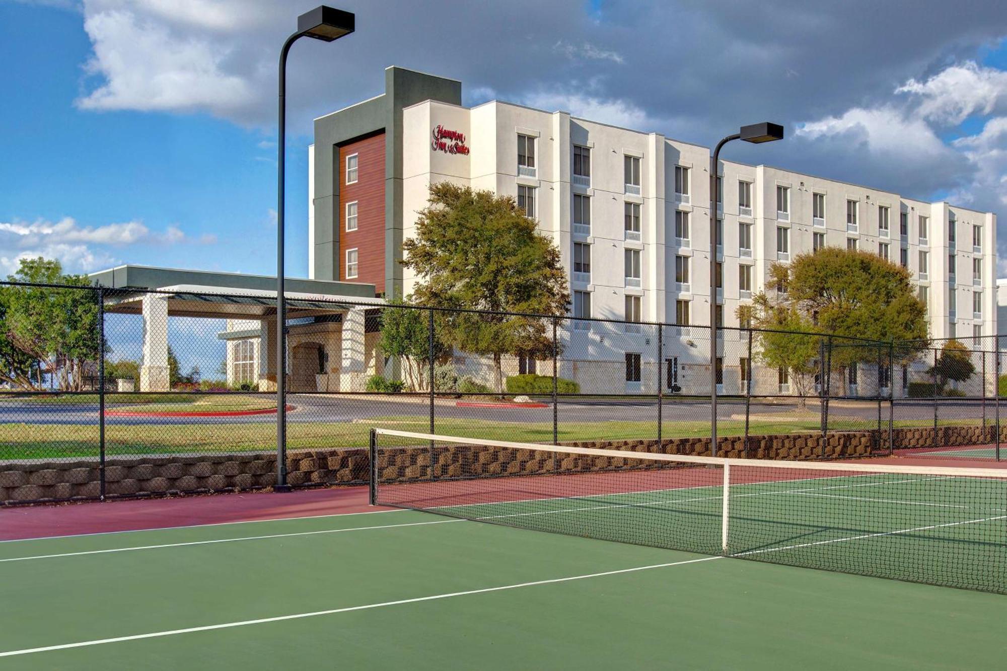 Hampton Inn & Suites-Austin Airport Exterior photo