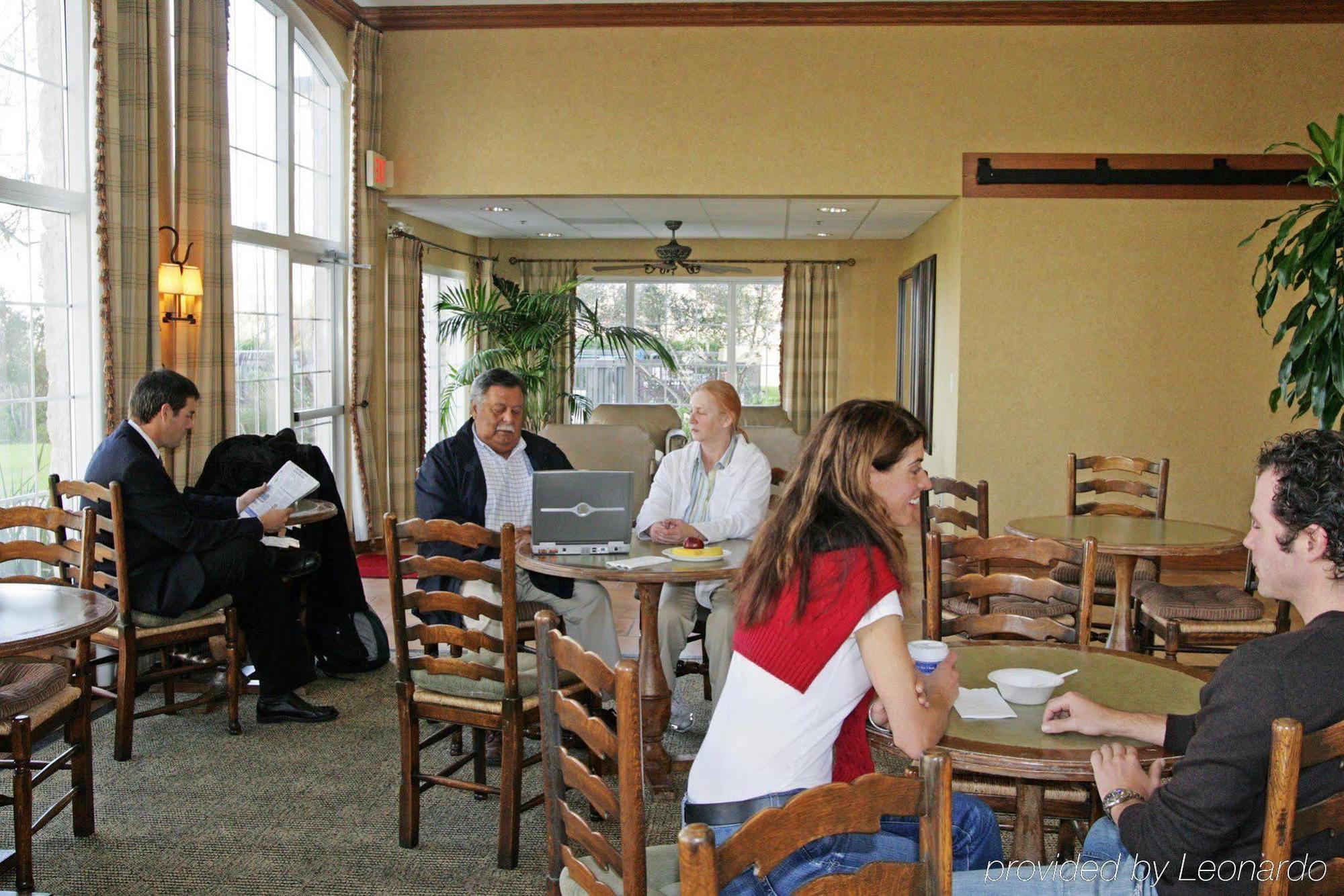 Hampton Inn & Suites-Austin Airport Restaurant photo