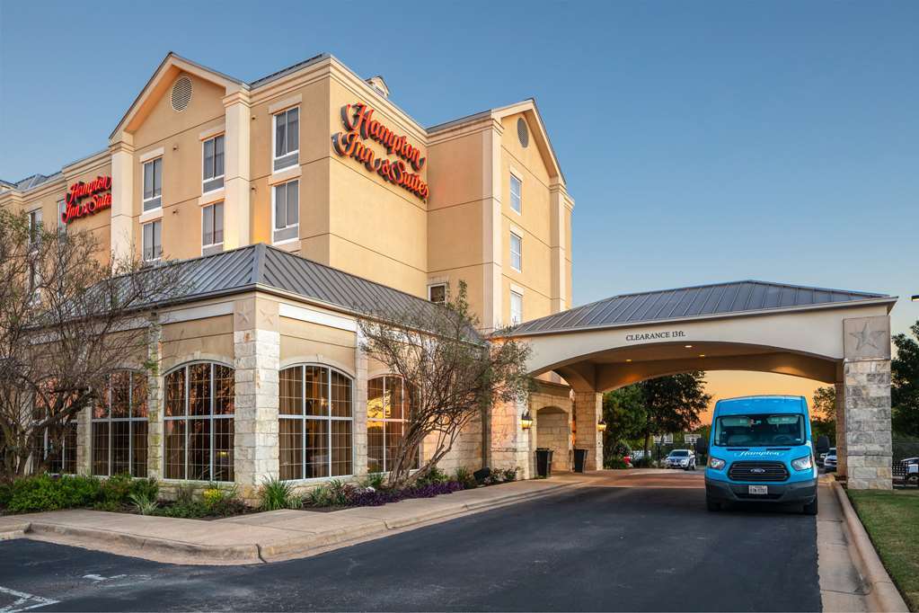 Hampton Inn & Suites-Austin Airport Exterior photo